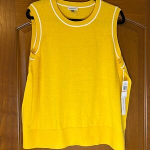 Court & Rowe sleeveless sweater. NWT